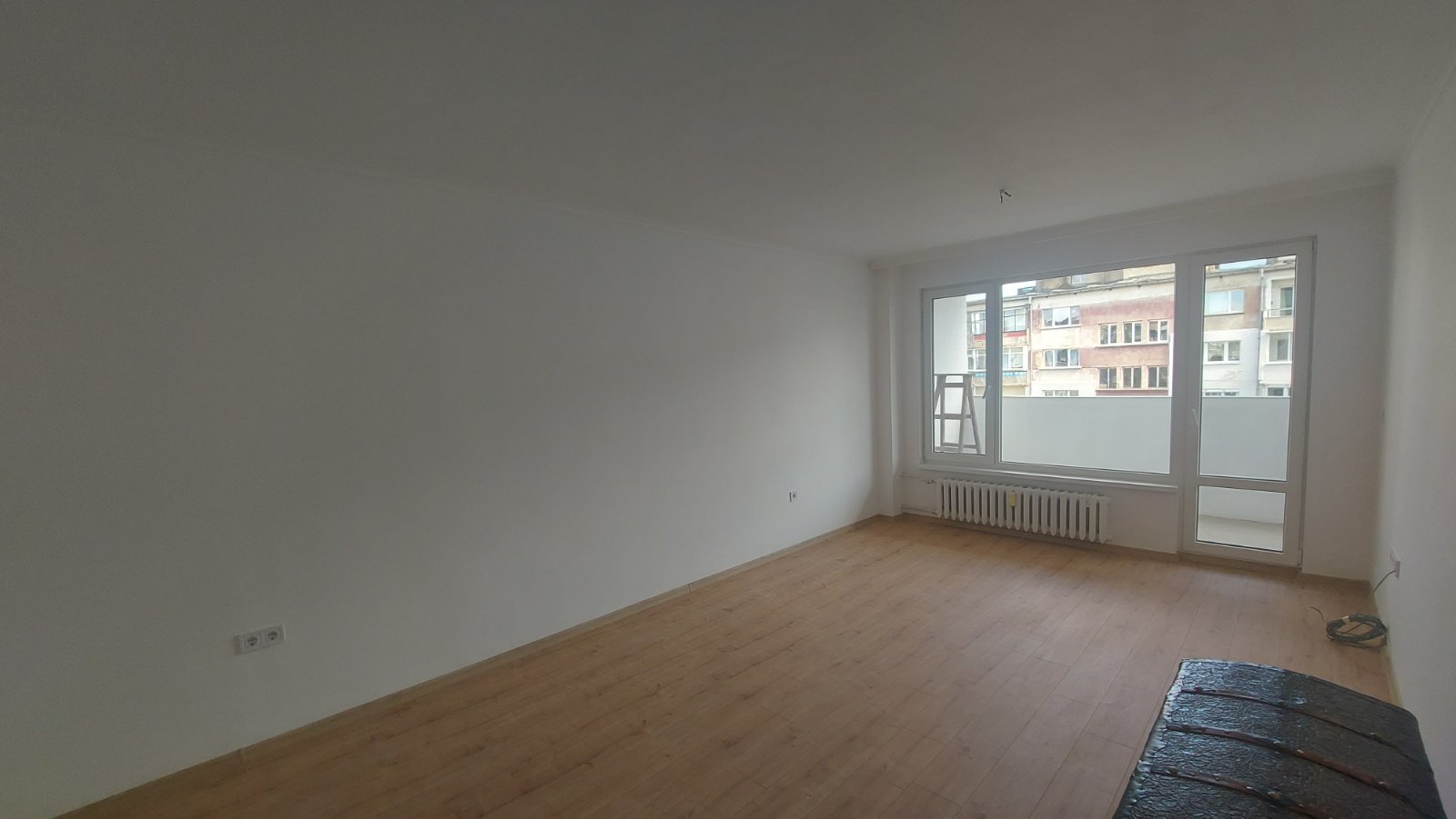 Слънчев, светъл, просторен 3-стаен апартамент в кв. Гео Милев