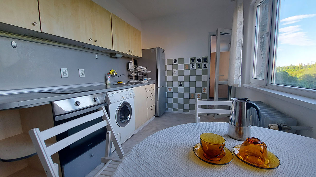 Слънчев и светъл 2-стаен, кв. Гоце Делчев