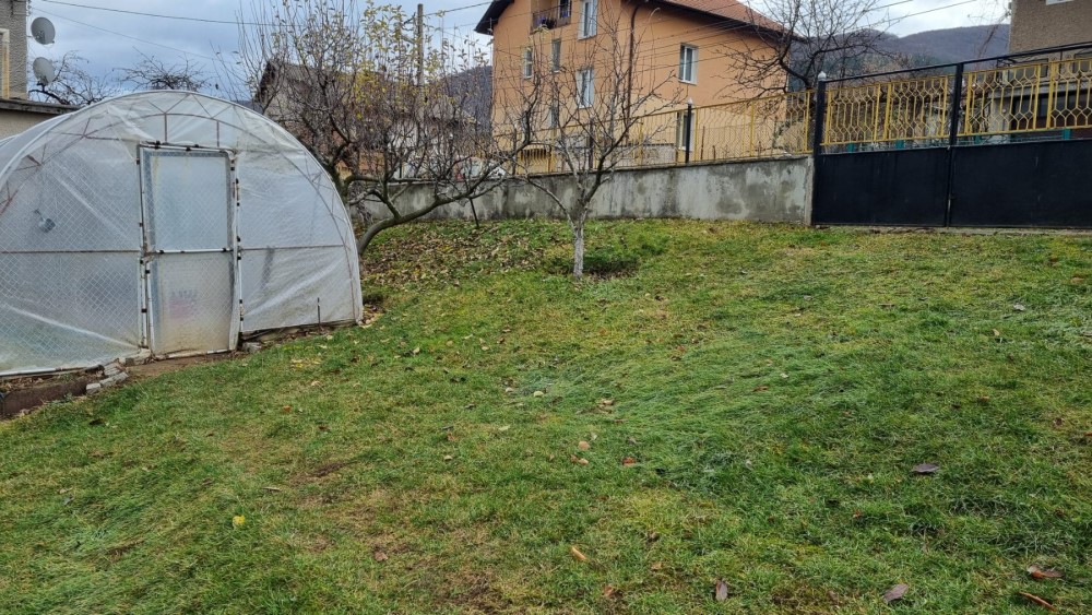 Панорамен парцел в село Лозен (гр. София) за строеж срещу обезщетение