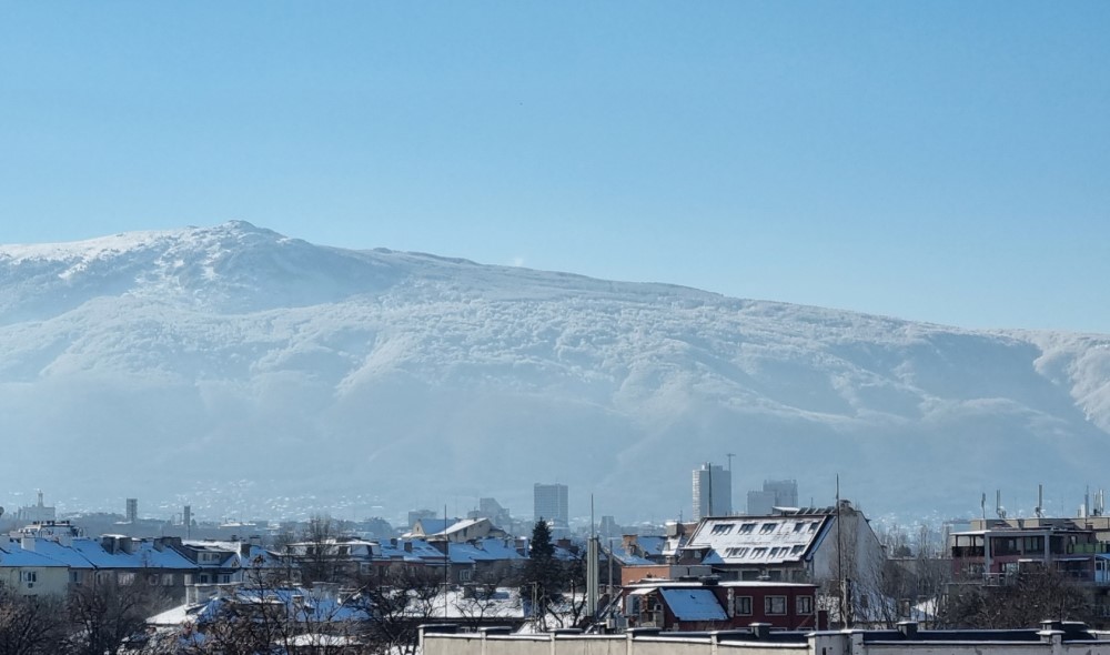 Луксозен нов двустаен апартамент в широк център