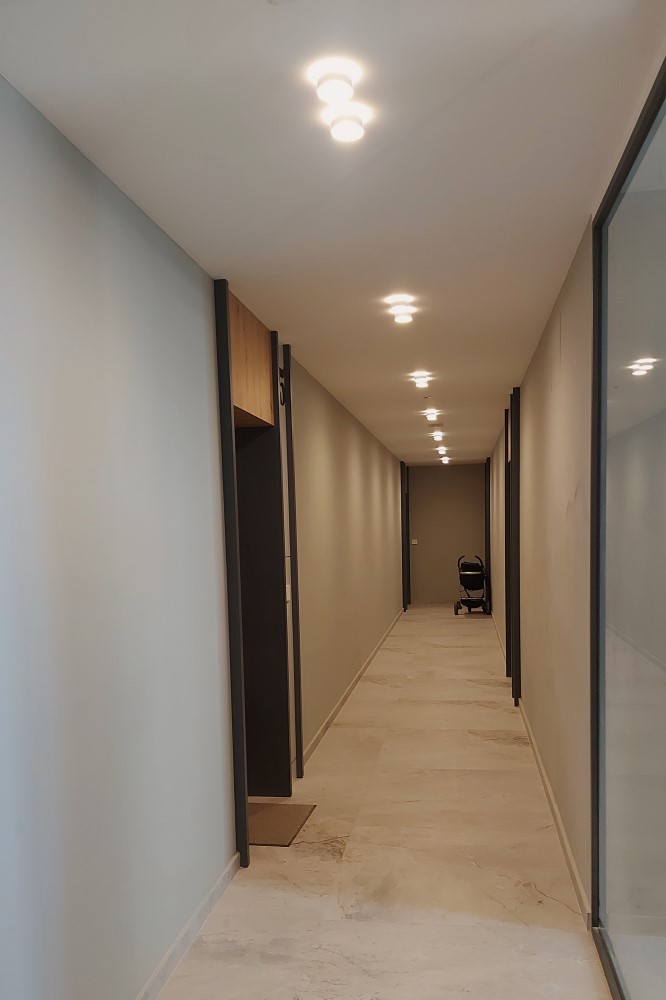 Луксозен нов двустаен апартамент в широк център