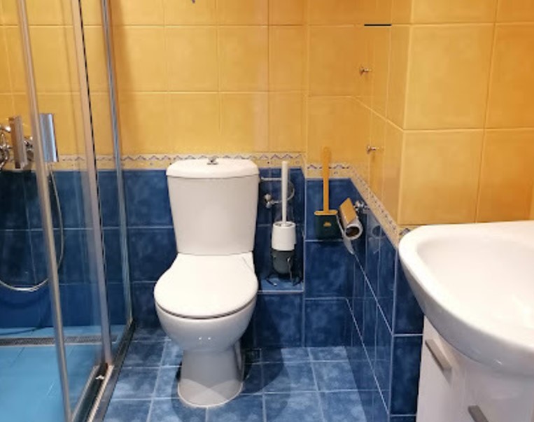 Светъл и обзаведен двустаен в кв. Стрелбище